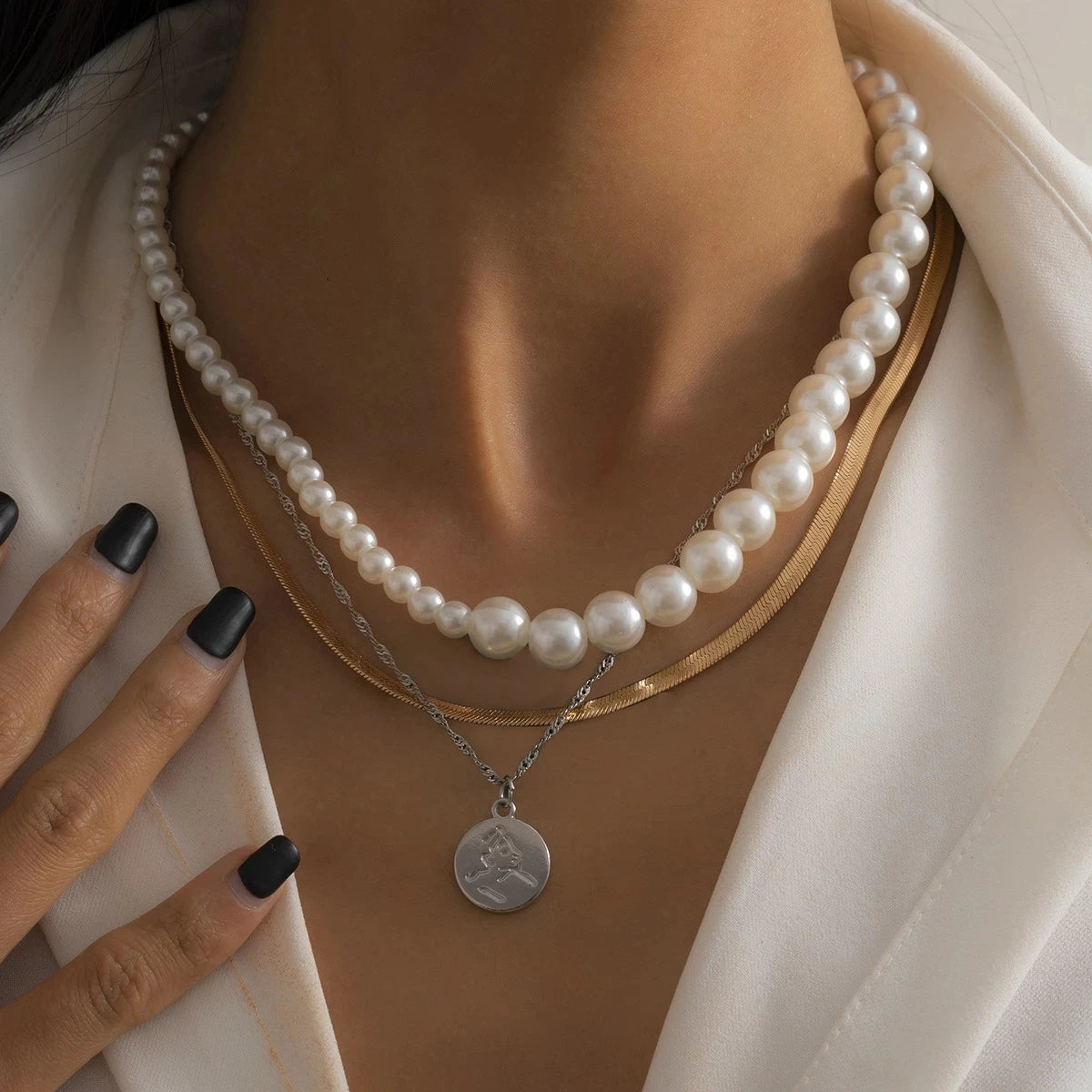 Pearly Choker Necklace